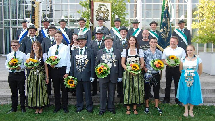 Alle Pokalgewinner und Würdenträger auf einen Blick. Foto: Oliver Schmidt