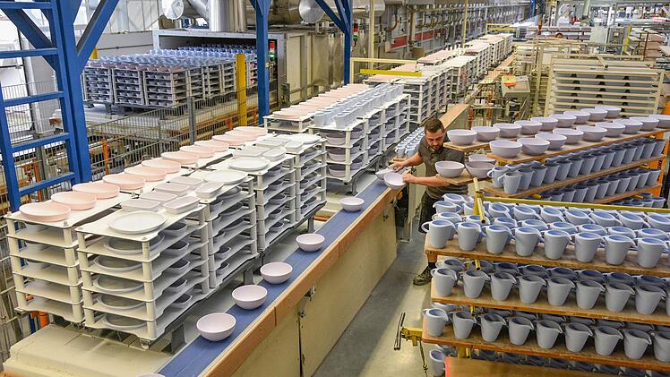 Blick ins Werk Schönwald, links hinten einer der Brennöfen Foto: Stefan Puchner