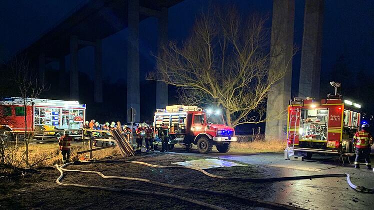 Rund eine Million Liter G&uuml;lle ist aus einer Biogasanlage in Reichenberg bei W&uuml;rzburg ausgetreten und in einen Bach geflossen.