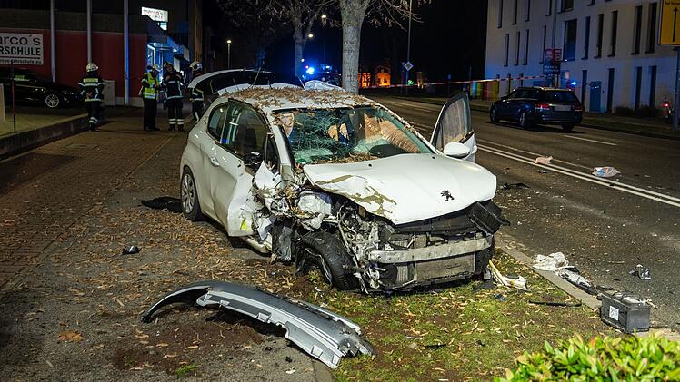 Schwangere Frau bei Unfall in Schweinfurt verletzt