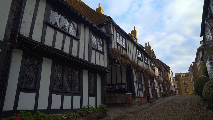 Im mehr als 600 Jahre alten Mermaid Inn soll es spucken.