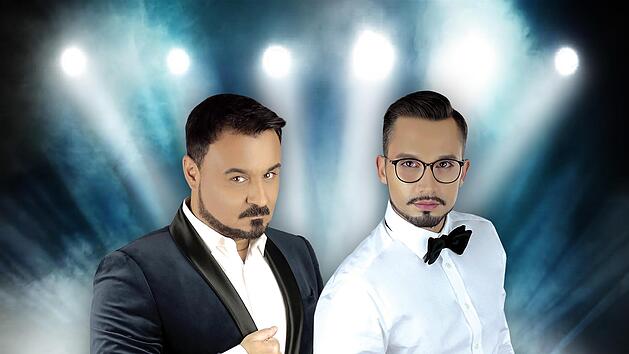 Toni Di Napoli und Pietro Pato singen in der Pfarrkirche in Oberthulba mit dem Publikum bekannte Lieder. Foto: Christian Weißkirchen