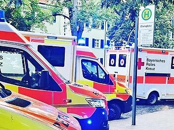 An der Bushaltestelle Ohmplatz wurde der Halteplatz für die Rettungswagen eingerichtet.