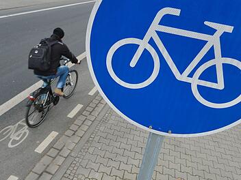 Radfahrer in W&uuml;rzburg wegen Sachbesch&auml;digung gesucht