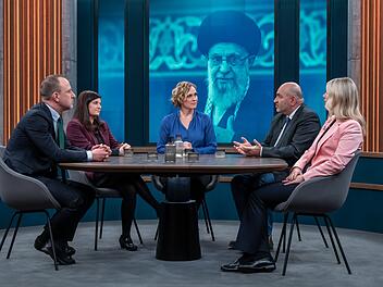 Caren Miosga sprach am Sonntagabend mit ihren G&auml;sten &uuml;ber den Tod Ali Chameneis.