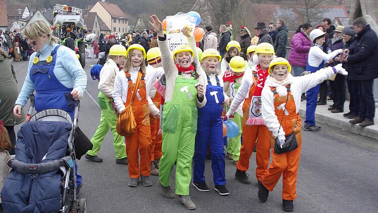 Faschingszug in Aura. Foto: Winfried Ehling