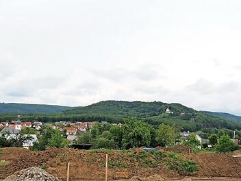 Für das Baugebiet "Platte" in Gunzendorf werden zum ersten Mal die neuen Vergaberichtlinien zum Tragen kommen. Auf der 1,35 Hektar großen Fläche werden 24 Bauplätze entstehen, davon befinden sich 19 im Eigentum der Kommune. Foto: Andreas Spörlein