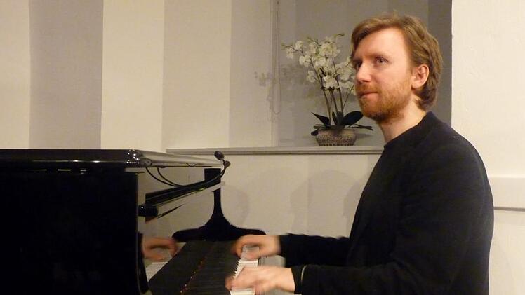 Richard Siedhoff ist eine der wenigen Meister seines Fachs, die frühe amerikanische Stummfilme am Klavier zu begleiten wissen. Foto: Corinna Tübel
