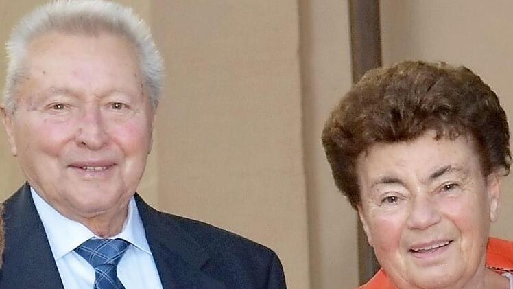 Seit 60 Jahren ein trautes Paar: Mathilde und Hans Dürr Foto: p