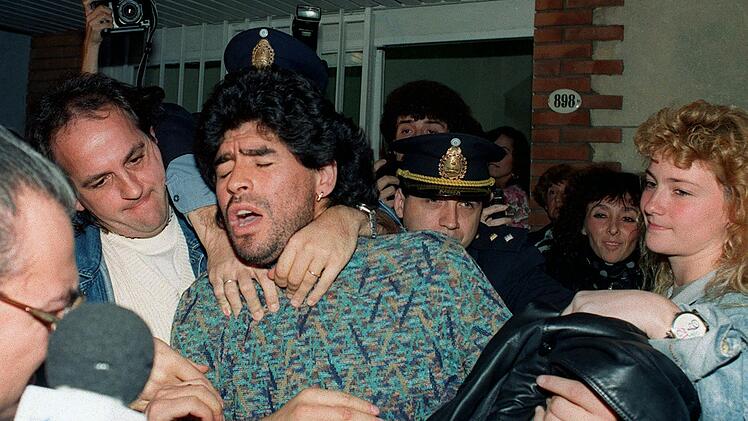 Am 26. April 1991 wird Diego Maradona in Argentinien von der Drogenfahndung festgenommen.