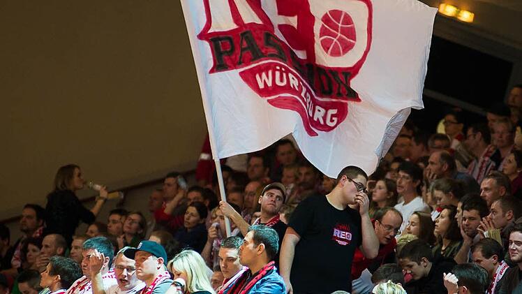 Würzburger Fans. Foto: Tobias Köpplinger