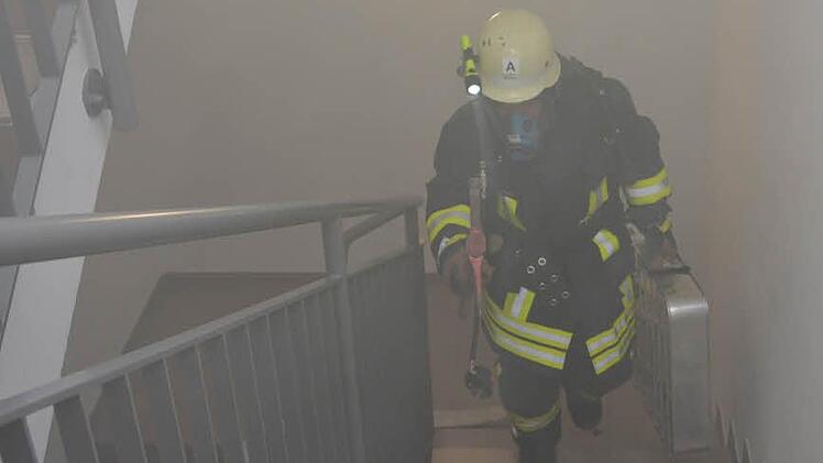 Übung der Feuerwehren der Marktgemeinde Bad Bocklet im Azurit-Pflegezentrum.