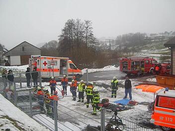 Verschiedene Unfall-Szenarien wurden beim Berufsfeuerwehrtag in Geroda durchgespielt. Foto: FFW Geroda