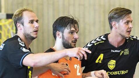 Auch das noch. Stefan Lex (links) hat sich im Training einen Bänderriss im Sprunggelenk zugezogen, will am Samstag mit einem Tapeverband aber trotzdem gegen Stuttgart auflaufen. Ob Philipp Barsties (rechts) nach langer Leidenszeit wieder zum Einsatz kommt, ist ungewiss. Noch ist der Abwehrspezialist nicht im Vollbesitz seiner Kräfte. Fotos: Timo Geldner