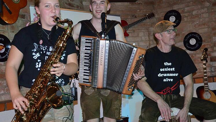 Das Trio bei einem seiner Auftritte in der Staffelsteiner "Stereo-Bar". Foto: Heimatluft