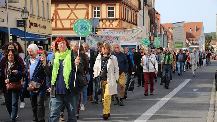Nicht nur Schüler, auch die "Großeltern fürs Klima" waren dabei.