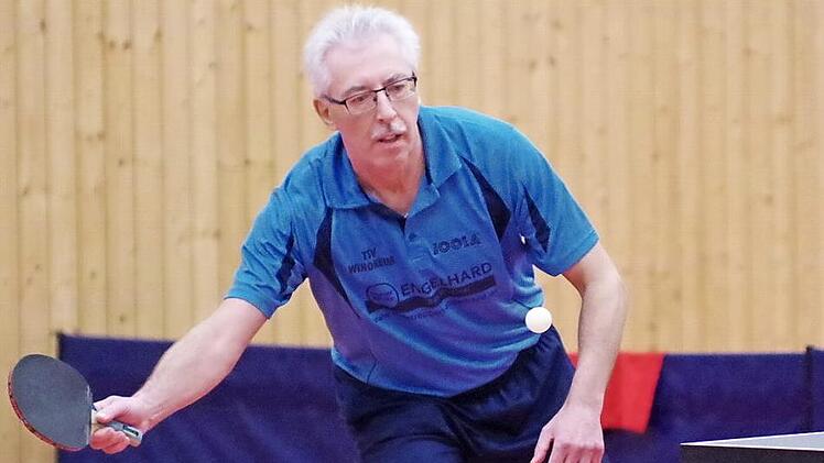 Dreimal Edelmetall: Reiner Kürschner vom TSV Windheim holte Gold im Einzel, Silber im Doppel und Bronze im Mixed bei den Bayerischen Einzelmeisterschaften der Senioren.  Foto: Hans Franz