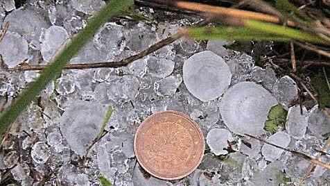 Hagelkörner waren so groß wie ein Cent-Stück.