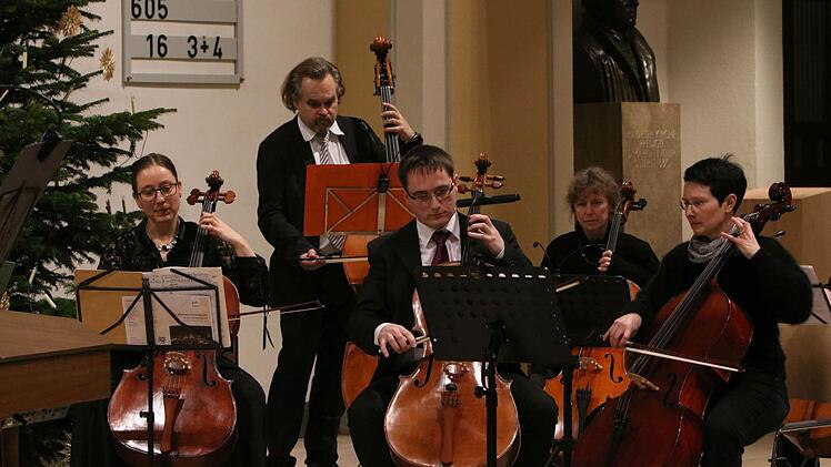 Impressionen vom Weihnachtskonzert mit dem Collegium Musicum in der Coburger MorizkircheFoto: Jochen Berger
