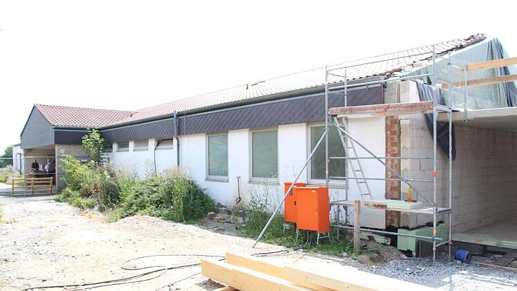 Im Mitteltrakt neben den Grundschule in Vestenbergsgreuth soll ein Seniorentreff entstehen. Foto: Christian Bauriedel