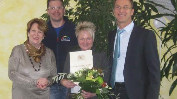 Sabine Wießner (Bildmitte) feierte bei den Stadtwerken Bad Brückenau ihr 25-jähriges Dienstjubiläum.  Foto: Thorsten Lieb