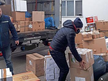 Auch in Nordhalben ist die Hilfsbereitschaft für die Menschen in der Ukraine groß. Viele Sachspenden wurden bereits verladen.