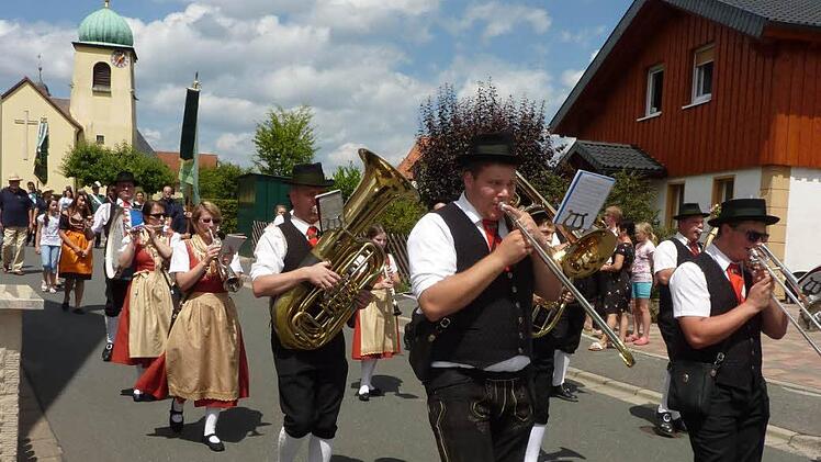Die Musikanten aus Haig (Bild), Neukenroth und Stockheim sorgten für Marschmusik.