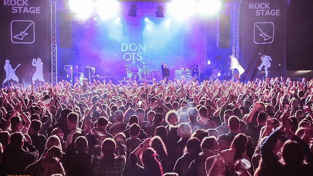 Gro&szlig;e Bands im kleinen Rottershausen sind sein neun Jahren Programm. 2016 gaben sich die "Donots" die Ehre. Foto: Lukas Veth