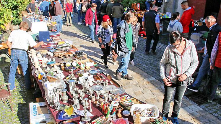 Auf dem Flohmarkt Foto: Dieter Britz