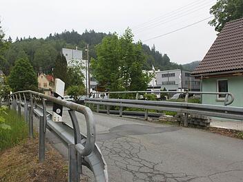 Die Sanierung des Brücken- und Einmündungsbereiches in Schauberg soll Ende Juli in Angriff genommen werden. Foto: Veronika Schadeck