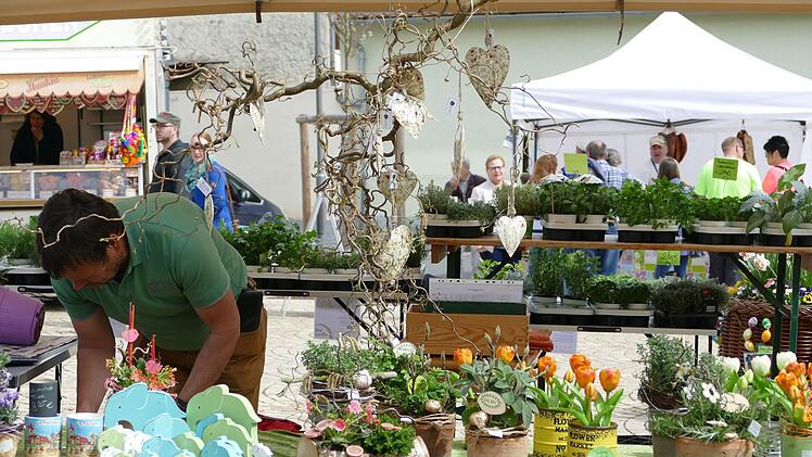Auf dem Frühlingsmarkt in Heroldsbach  Foto: Sonja Schrüfer