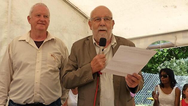 Der langj&auml;hrige Vorsitzende der FAG Kupferberg, Heinz Kliesch (rechts) hielt die Festrede. Mit im Bild Vorsitzender Klaus Koch Foto: kpw