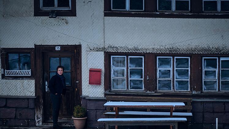 Tobler (Eva L&ouml;bau) besucht ihren derzeit nicht im Dienst befindlichen Kollegen und Freund Friedemann Berg auf dessen einsamen Hof, der im letzten Fall "Der Reini" eine Hauptrolle spielte. Nun soll der d&uuml;stere alte Kasten verkauft werden.