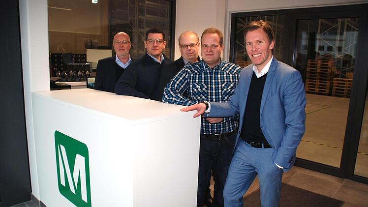 Das neue Management Team (von links): Geschäftsführer Bernhard Murrmann, Andreas Lulei (Leitung Technik und Ausbildung), Sven Starreck (Leitung Disposition), Fabian Kraus (Leitung Logistik) und Geschäftsführer Gerhard Souza Murrmann. Jürgen Scheibe