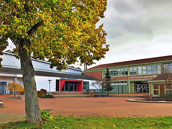 Um die Sanierung der Mittelschule Baiersdorf ging es in der Sitzung in Poxdorf.  Foto: Dagmar Niemann