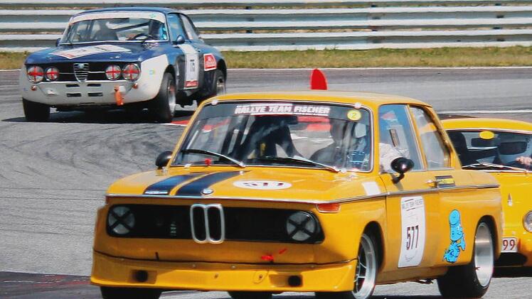 Bei der Einstellungsfahrt und beim ersten Rennen in Oschersleben ging es noch um nichts - aber in diesem Jahr geht der BMW namens "Curry" noch am Lausitzring und auf dem Hockenheimring auf die Rundstrecke.  Foto: privat
