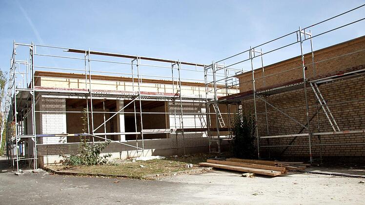 Viel zu tun gibt es bei der Generalsanierung der Hannberger Schule. Das liegt teilweise an Kostensteigerungen im Baugewerbe. Foto: Sänger/Archiv