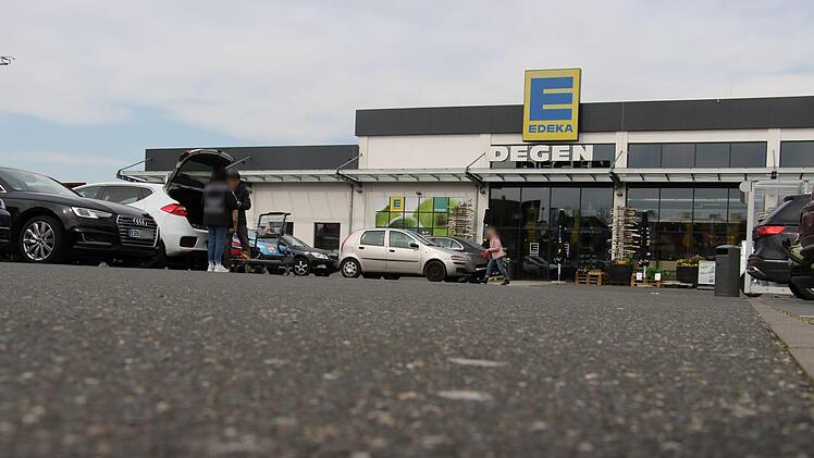 Der Edeka-Markt Degen in Adelsdorf Foto: Christian Bauriedel