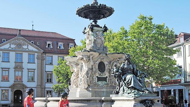 Der Schlossplatz stellt einen guten Startpunkt dar.