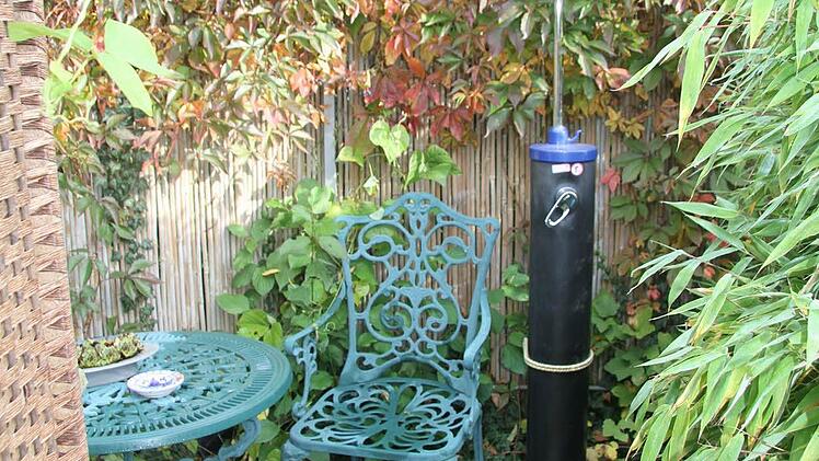 Sogar eine Dusche hat die Familie Strunz eingerichtet.