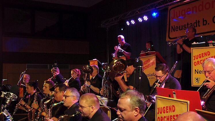 Impressionen vom Galakonzert des Jugendorchesters Neustadt in der Mehrzweckhalle Heubischer Straße.Foto: Jochen Berger