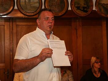 Aufstellungsversammlung für Klaus Backer durch die Initiative "Freier Oberbürgermeister Forchheim". Foto: Barbara Herbst