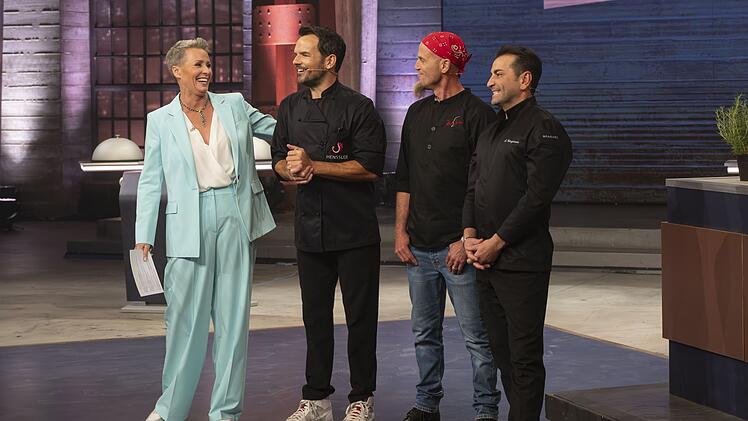 Sonja Zietlow moderiert nicht nur "Hensslers Dreamteam" (VOX), sondern bekanntlicher Weise auch das RTL-Dschungelcamp. Da könnte ihr jetzt ein ziemlicher Coup gelungen sein. Servieren Steffen Henssler und Frank Rosin demnächst in Australien Bohnen und Reis?