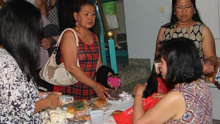 Natürlich gab es auch typische philippinische Gerichte bei dem Fest.