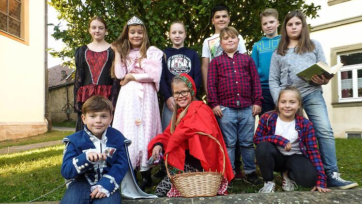 Die Theater-Kids der Stettfelder Freilichtbühne fiebern ihrem Auftritt beim Kinder- und Jugendtheatertag in Königsberg entgegen.  Foto: cz