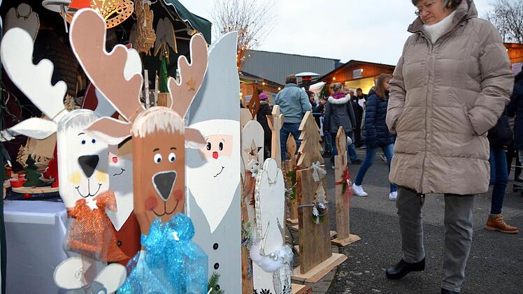 Impressionen vom Weihnachtsmarkt der Lebenshilfewerkstatt Nüdlingen. Foto: Peter Rauch