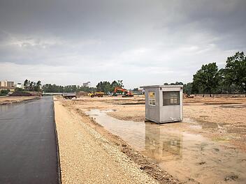 Auf dem Modul 1 des Siemens Campus Erlangen entstehen bis 2020 insgesamt acht neue Bürogebäude sowie drei Parkhäuser für rund 7800 Mitarbeiter.  Foto: Siemens