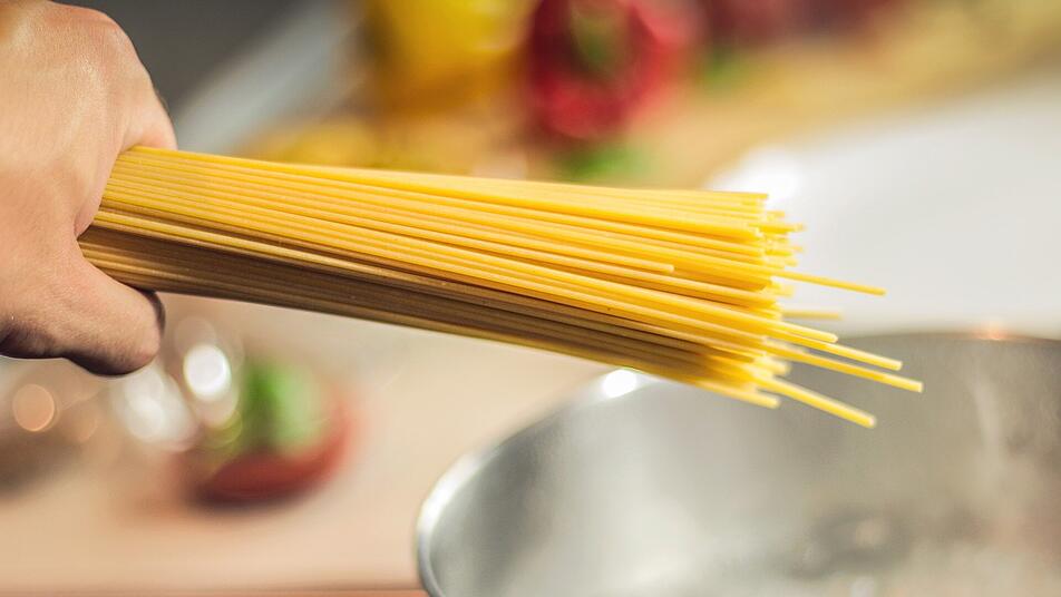 Spaghetti einfach und lecker zubereitet als vegane Pasta. Spaghetti einfach und lecker zubereitet als vegane Pasta.