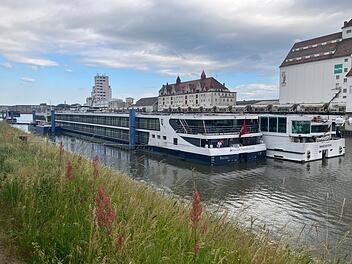 Bamberg: Flusskreuzfahrtschiffe werden künftig mit Landstrom versorgt - Immissionen deutlich minimiert Bamberg: Flusskreuzfahrtschiffe werden künftig mit Landstrom versorgt - Immissionen deutlich minimiert