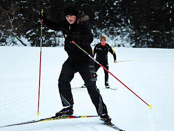 Der nächste Winter kommt bestimmt: Langläufer finden am "Walberngrüner Gletscher" beste Bedingungen vor. Im Sommer ist das Areal, das ein wichtiger Bestandteil des Outdoorparcs Frankenwald ist, ein ideales Trainingsgelände für Nordic Walker.  Foto: Archiv/Herbert Georgius